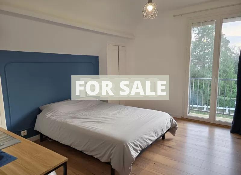 Detached Country House with Outbuildings