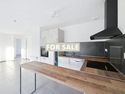 Contemporary House in Coastal Location