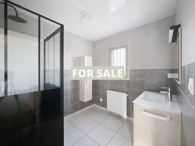 Contemporary House in Coastal Location