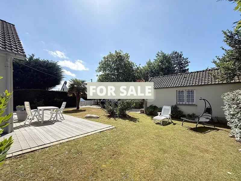 Detached House with Garden by the Coast