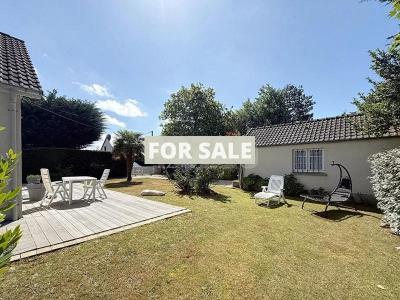 Detached House with Garden by the Coast