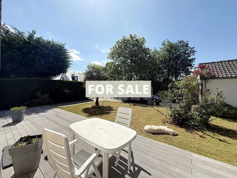 Detached House with Garden by the Coast