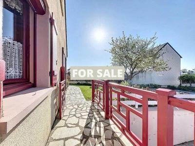 Detached House with Garden by the Coast