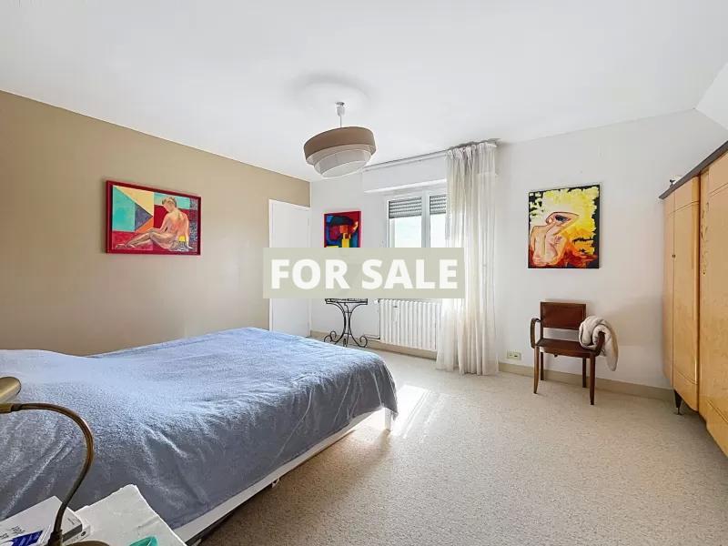 Detached Coastal House with Landscaped Garden