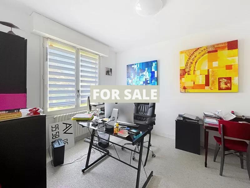 Detached Coastal House with Landscaped Garden