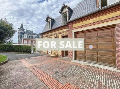 Stunning Property Close to the Sea Front