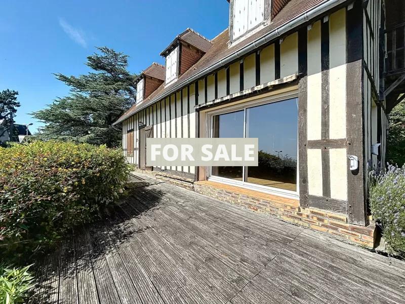 Detached Character Property with Open Sea Views