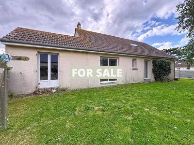 Detached House with Garden by the Coast
