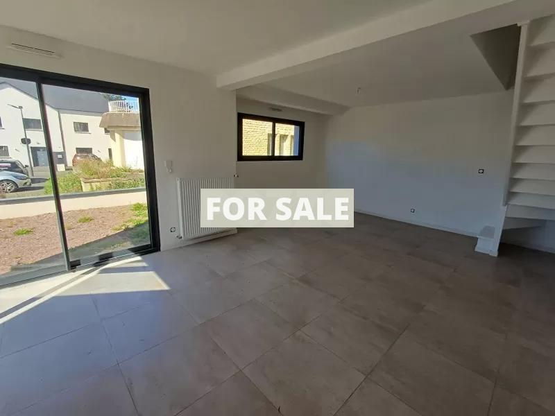 New Build Detached House with Garage