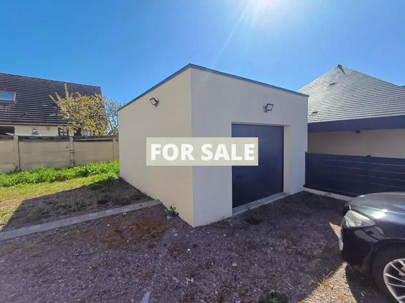New Build Detached House with Garage