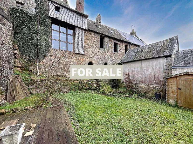 Main Photo of a 2 bedroom  House for sale