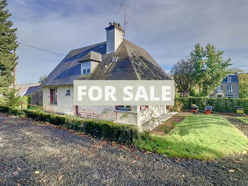 Main Photo of a 5 bedroom  Country House for sale