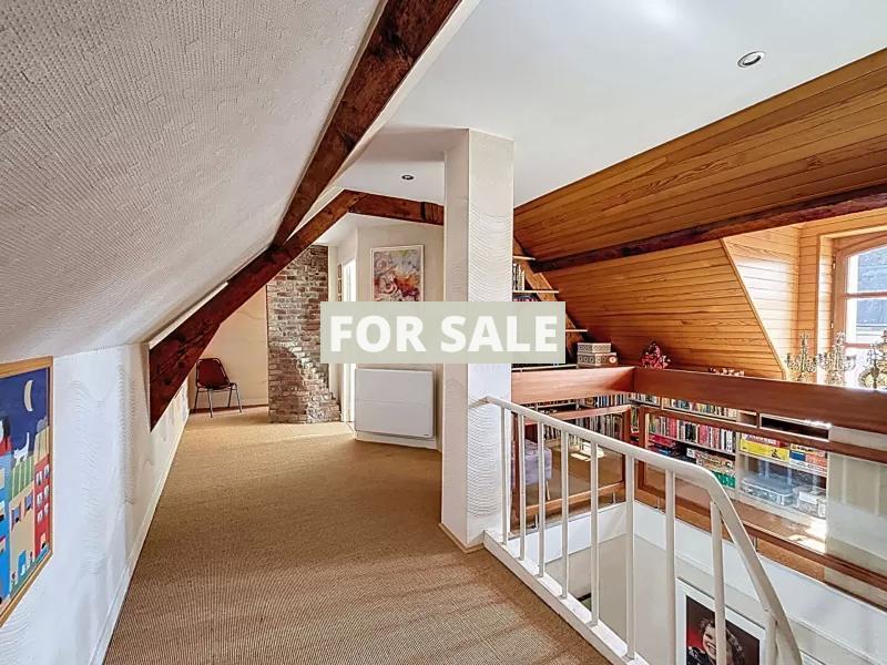 Beautiful House with Swimming Pool