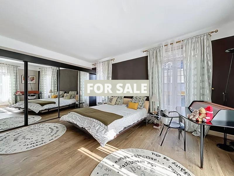 Beautiful House with Swimming Pool