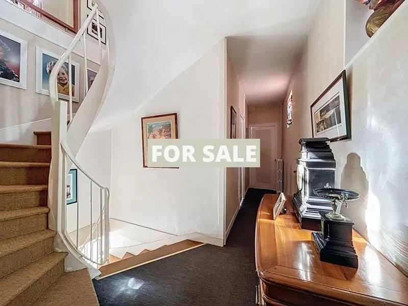 Beautiful House with Swimming Pool