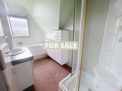 Detached House with Landscaped Garden