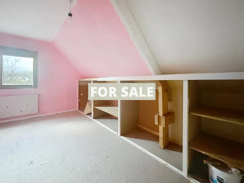 Detached House with Landscaped Garden