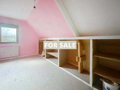 Detached House with Landscaped Garden