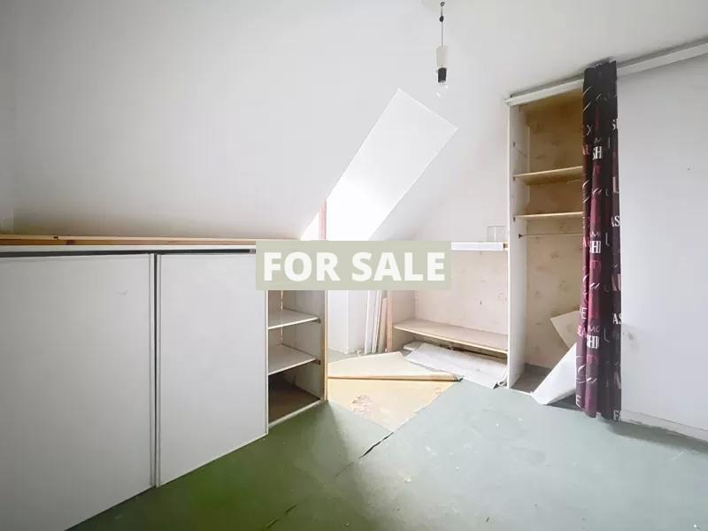 Detached House with Landscaped Garden