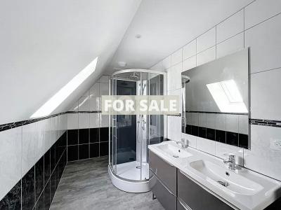 Fully Renovated Detached House with Garden