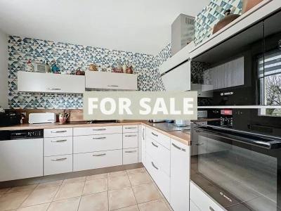 Detached House with Lovely Garden