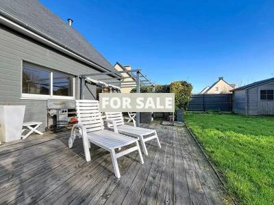 Detached House with Garden by the Coast