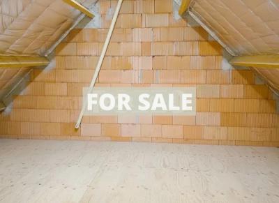 Modern Detached House with Garden