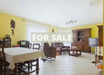 Modern Detached House with Garden