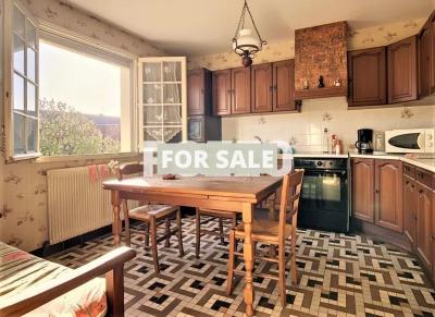 Detached House with Garden by the Coast