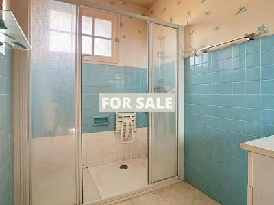 Detached House with Garden by the Coast