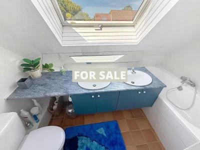 Detached House by the Coast with Landscaped Garden