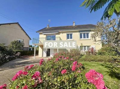Detached House with Garden by the Coast