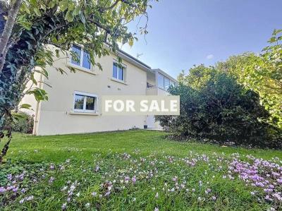 Detached House with Garden by the Coast