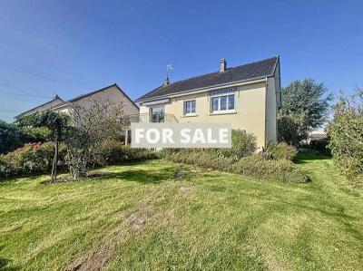 Detached House with Garden by the Coast