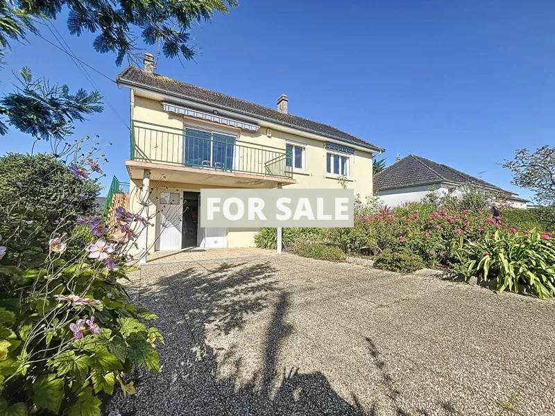 Detached House with Garden by the Coast