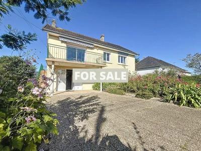 Detached House with Garden by the Coast