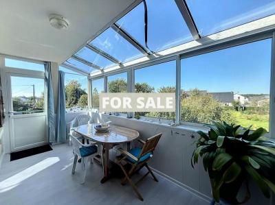 Detached House with Garden by the Coast