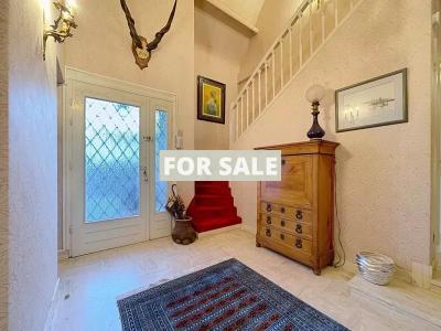 Detached House with Garden