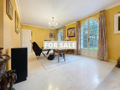 Detached House with Garden