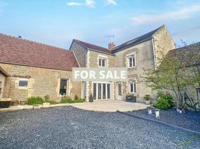 Detached House with Swimming Pool