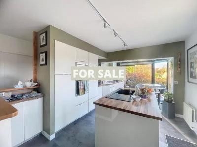 Modern Detached House with Cathedral View