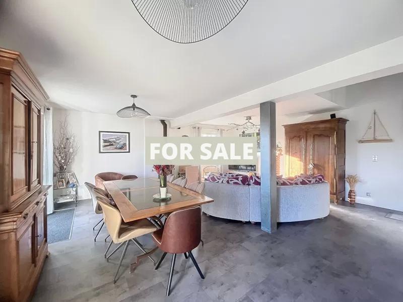 Modern Detached House with Cathedral View