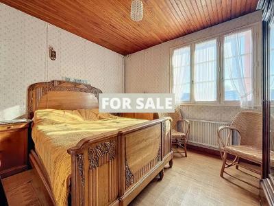 Detached House with Outbuilding by the Coast