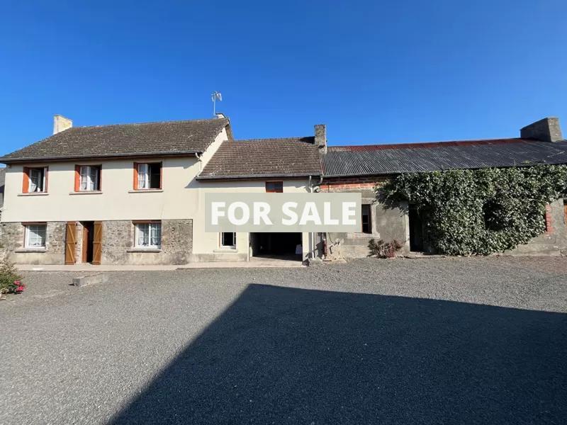 Detached House with Outbuilding by the Coast