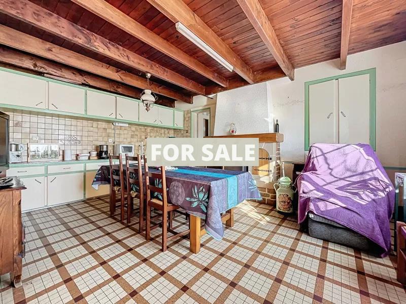 Detached House with Outbuilding by the Coast