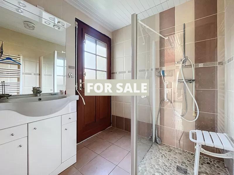 Detached House with Outbuilding by the Coast