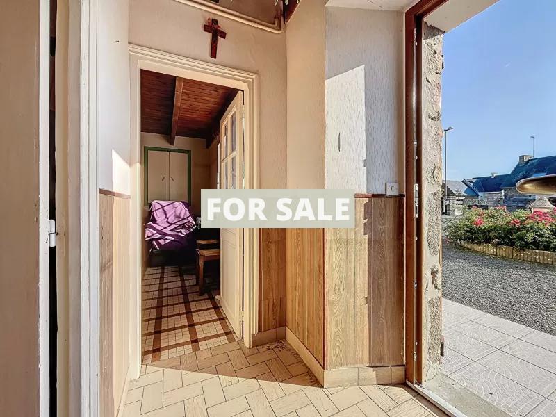 Detached House with Outbuilding by the Coast