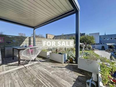 Contemporary House in Coastal Location