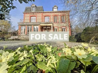 Manor House Style Property with Outbuildings