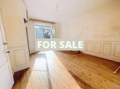 Manor House Style Property with Outbuildings